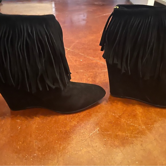 FRINGE SUEDE POINTY TOE BOOTIE - Picture 7 of 10